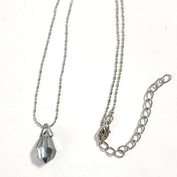 Gray Faceted Crystal Teardrop Pendant Necklace Silver Tone Dainty Chain 19” - Picture 6 of 9